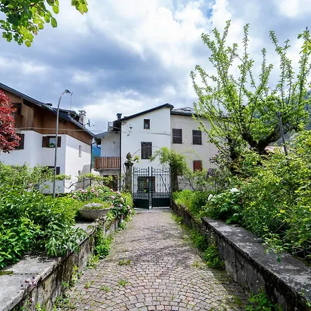 Sulle Dolomiti A Casa Della Scrittrice *